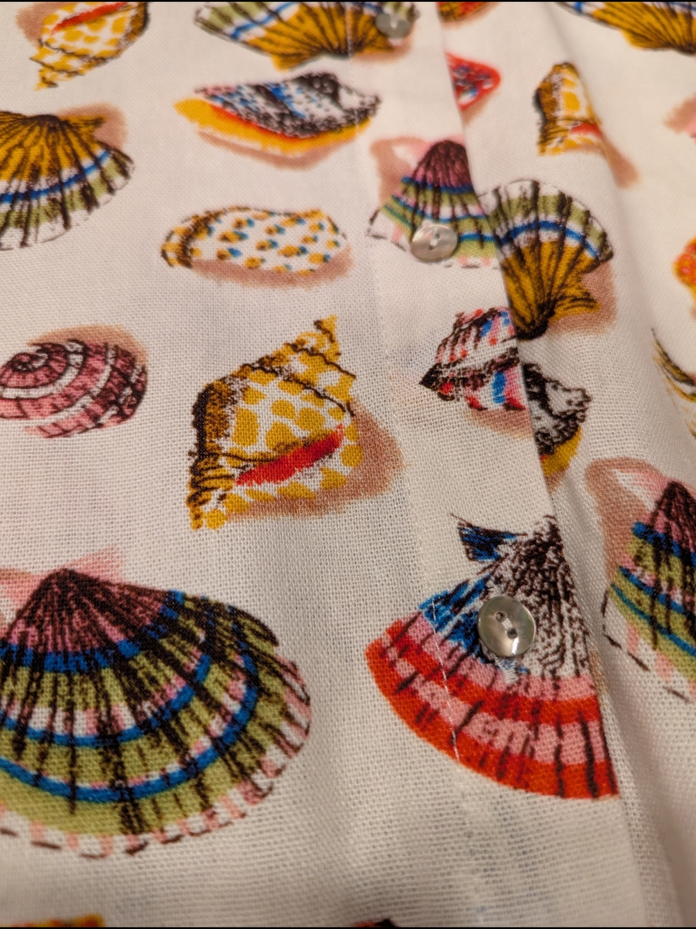 White Shell Print Short Sleeve Button-Up Blouse - Picture 4 of 7